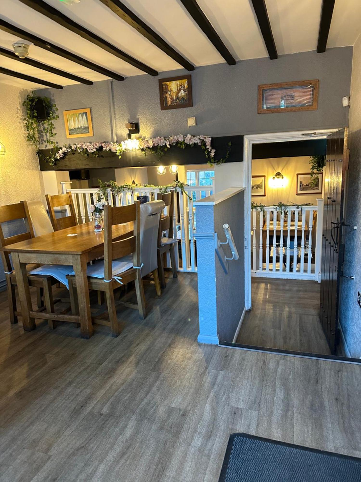 The Old Ship Inn Lowdham ภายนอก รูปภาพ