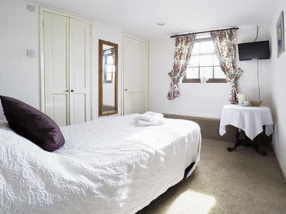 The Old Ship Inn Lowdham ภายนอก รูปภาพ