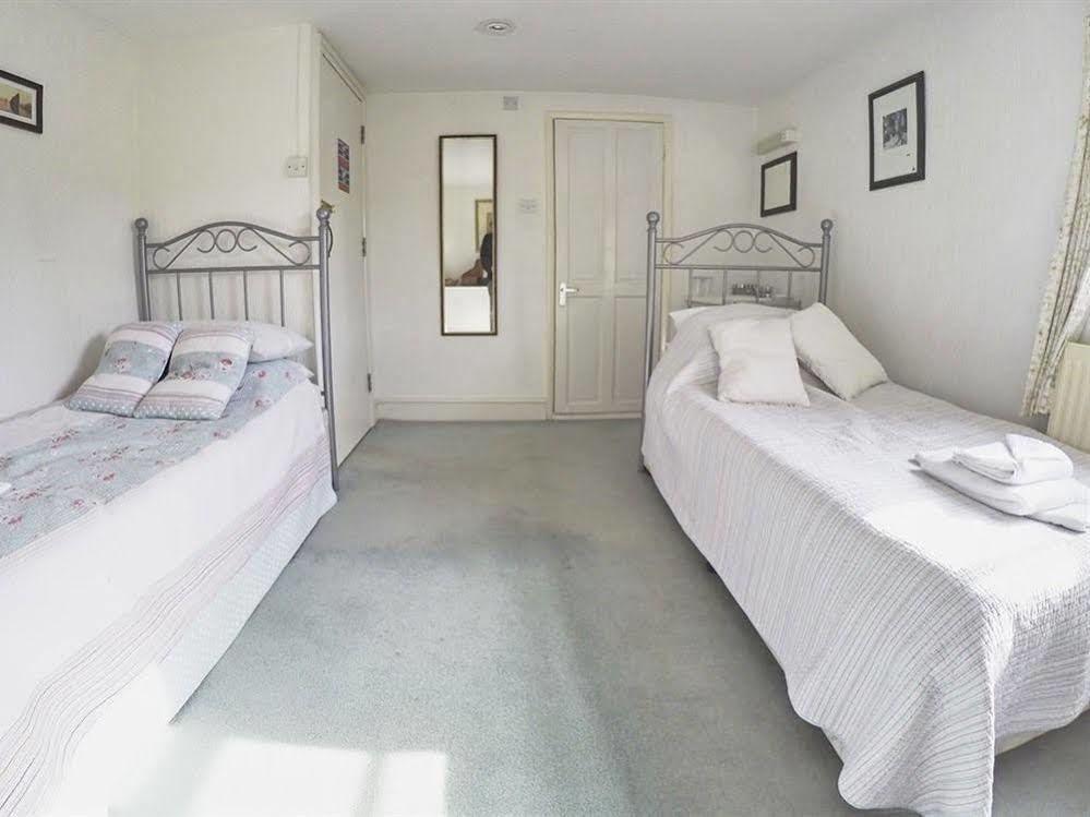 The Old Ship Inn Lowdham ภายนอก รูปภาพ