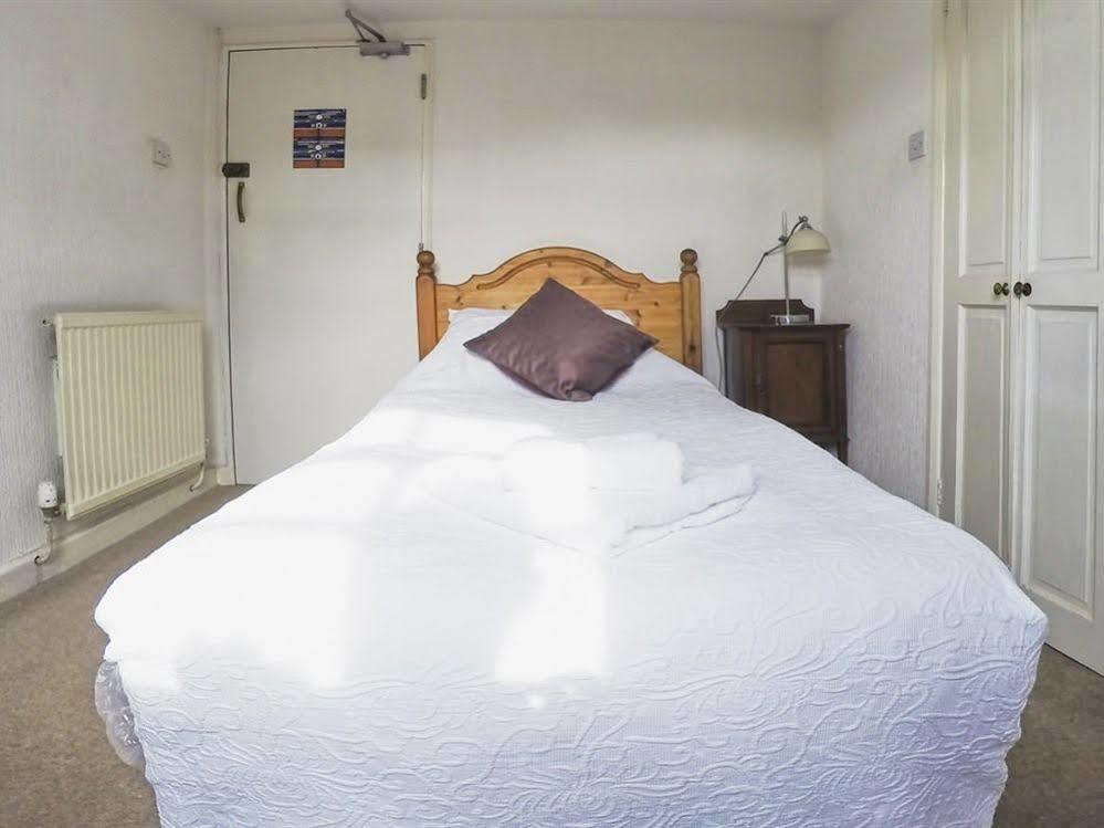 The Old Ship Inn Lowdham ภายนอก รูปภาพ