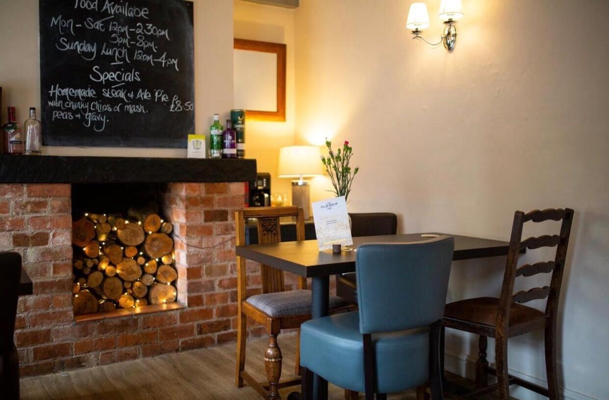 The Old Ship Inn Lowdham ภายนอก รูปภาพ